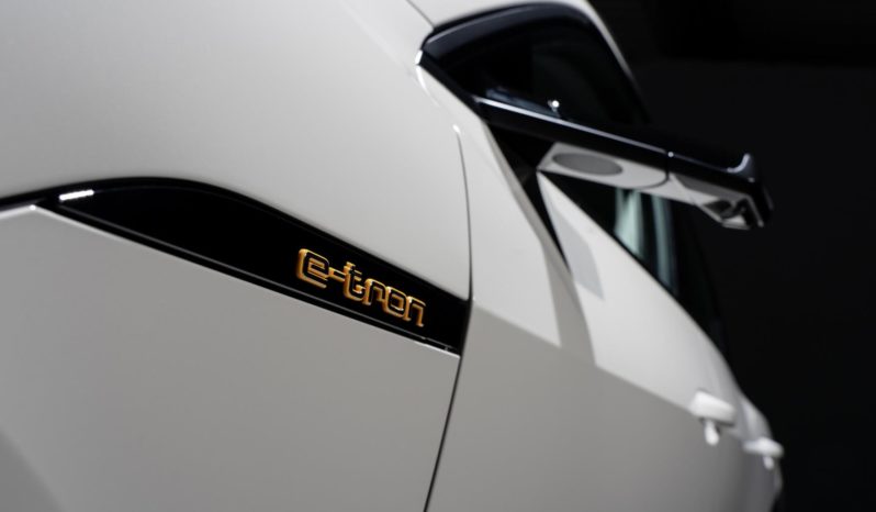Audi e-tron lleno