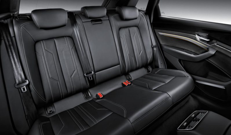 Audi e-tron lleno