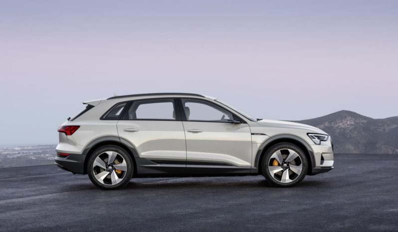 Audi e-tron lleno