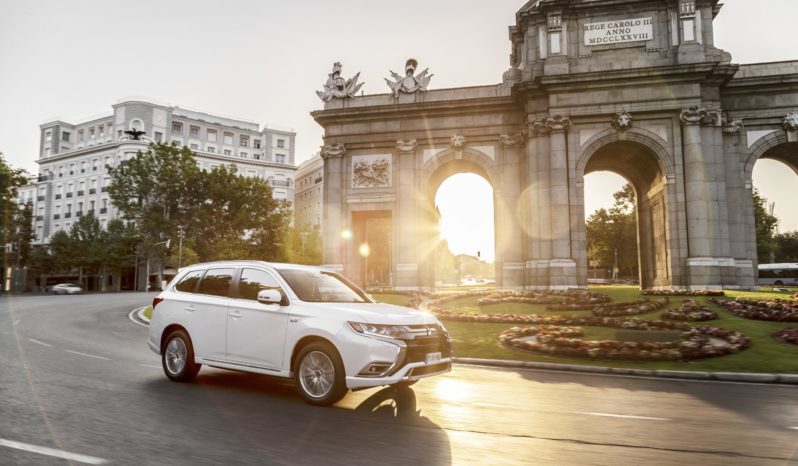 Mitsubishi Outlander PHEV lleno