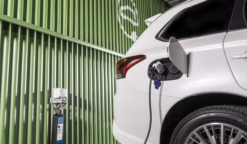 Mitsubishi Outlander PHEV lleno
