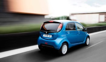 Peugeot iOn lleno
