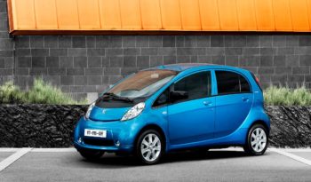 Peugeot iOn lleno