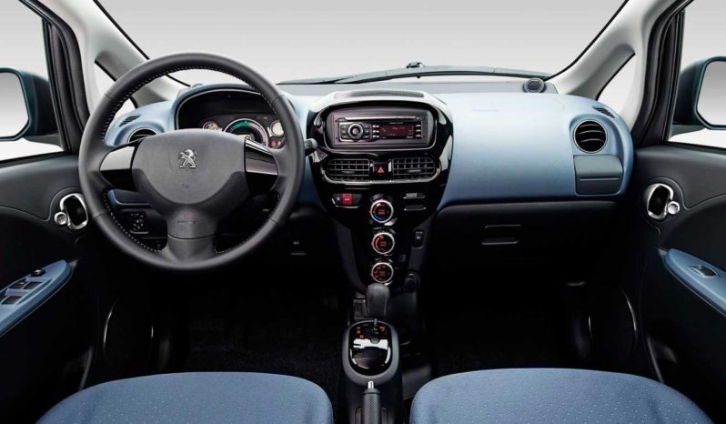 Peugeot iOn lleno
