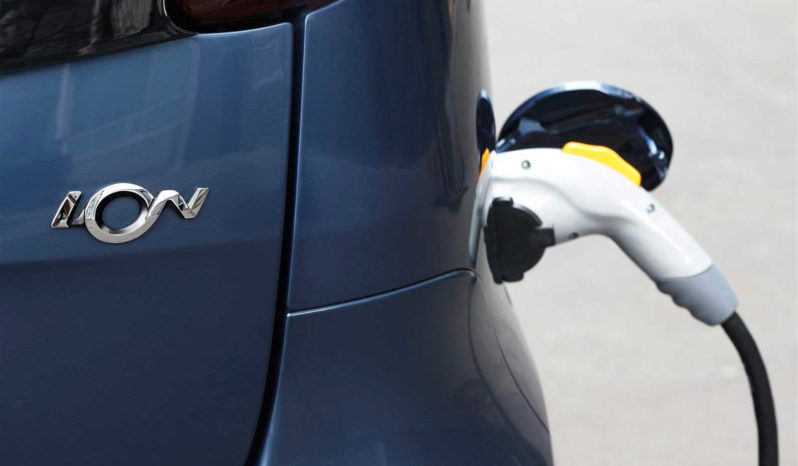 Peugeot iOn lleno