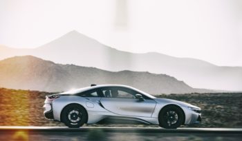 BMW i8 lleno