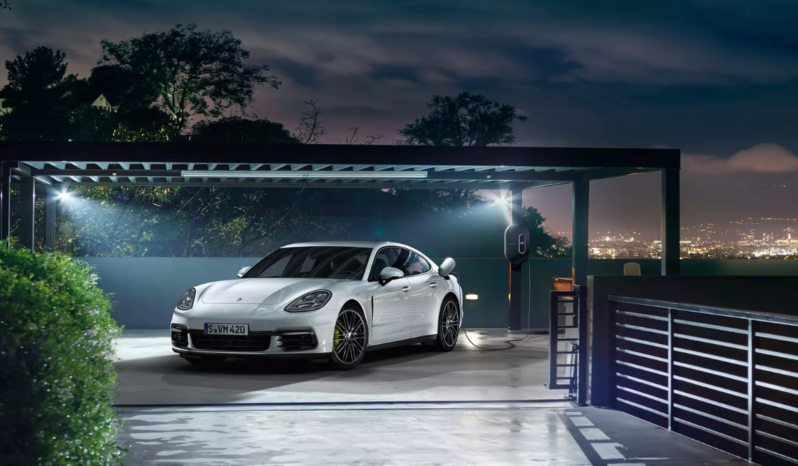 Porsche Panamera 4 E-Hybrid lleno