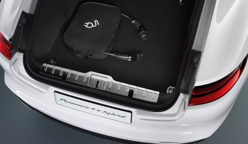 Porsche Panamera 4 E-Hybrid lleno