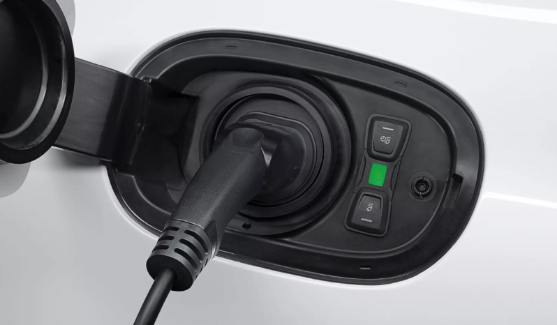 Porsche Panamera 4 E-Hybrid lleno