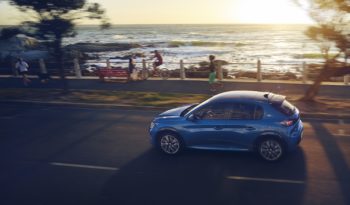 Peugeot e-208 lleno