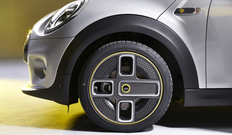 Mini Cooper SE lleno