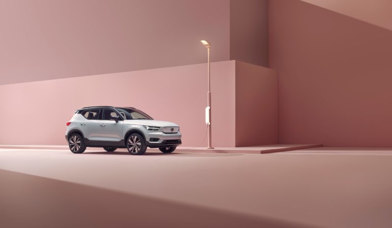 Volvo XC40 Recharge eléctrico lleno