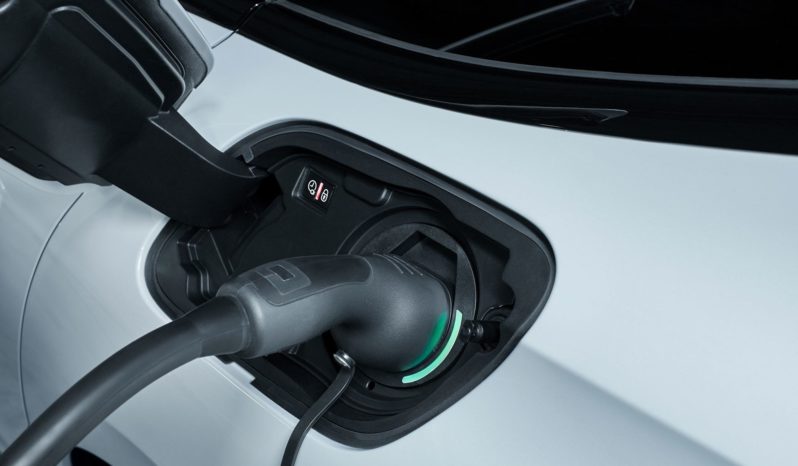 Peugeot 3008 Hybrid4 plug-in (solo hasta final de año) lleno