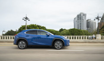 Lexus UX 300e lleno