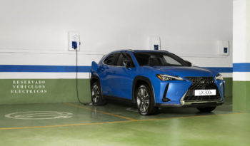 Lexus UX 300e lleno