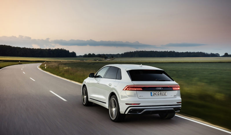 AUDI Q8 TFSIe QUATTRO lleno