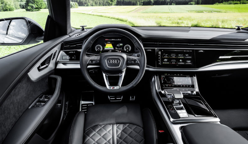 AUDI Q8 TFSIe QUATTRO lleno