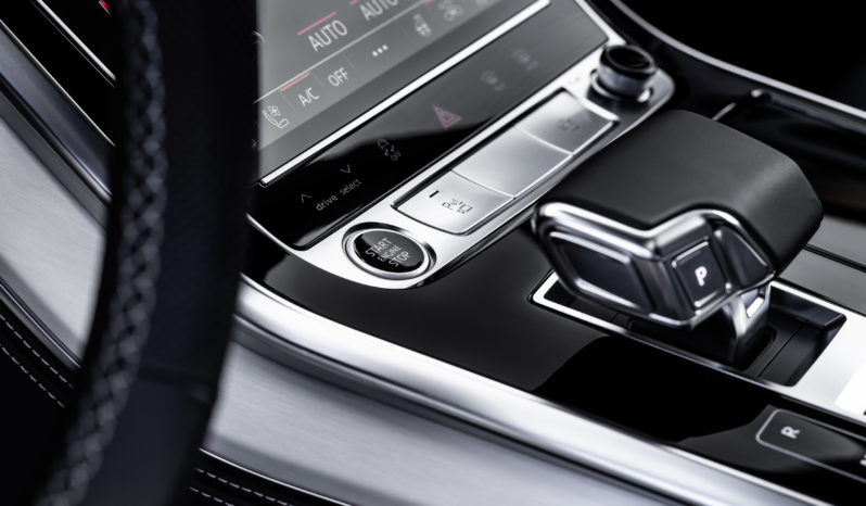 AUDI Q8 TFSIe QUATTRO lleno
