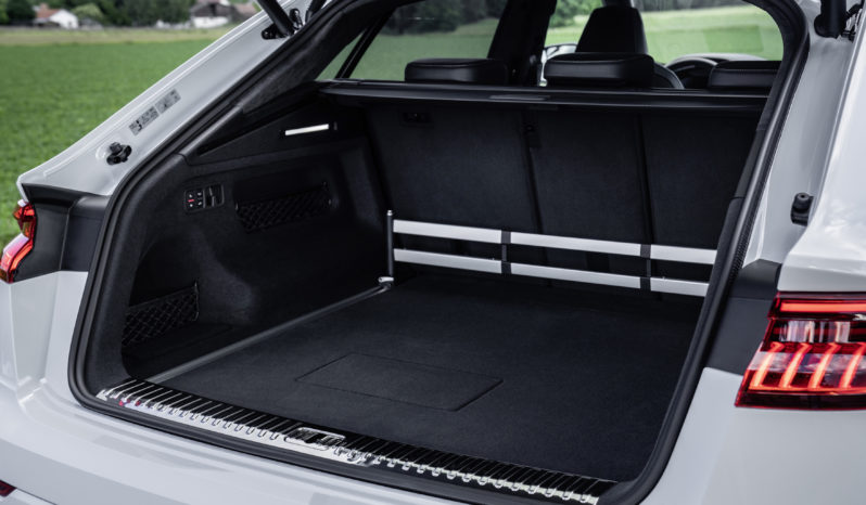 AUDI Q8 TFSIe QUATTRO lleno