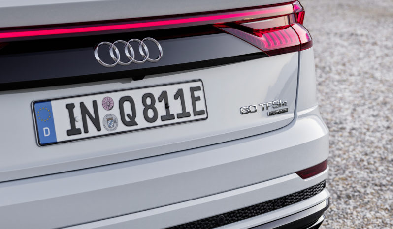 AUDI Q8 TFSIe QUATTRO lleno