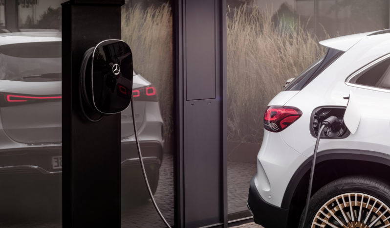 Mercedes EQA lleno