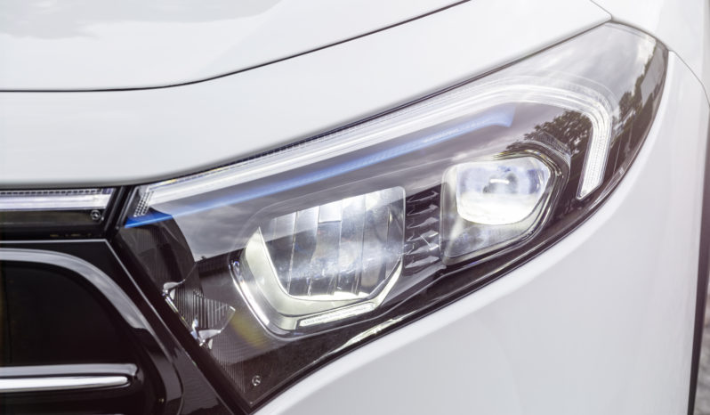 Mercedes EQA lleno