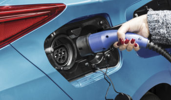 Toyota Prius Plug-in lleno