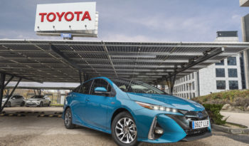 Toyota Prius Plug-in lleno