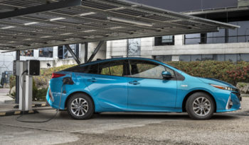 Toyota Prius Plug-in lleno
