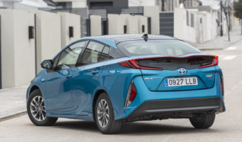 Toyota Prius Plug-in lleno