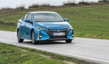 Toyota Prius Plug-in lleno