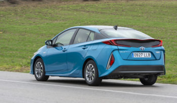 Toyota Prius Plug-in lleno