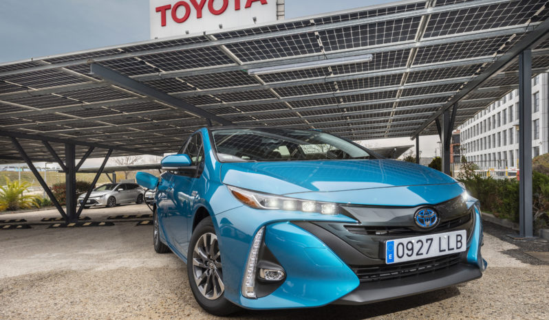 Toyota Prius Plug-in lleno