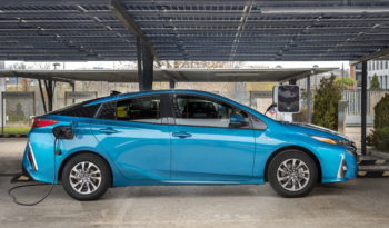 Toyota Prius Plug-in lleno