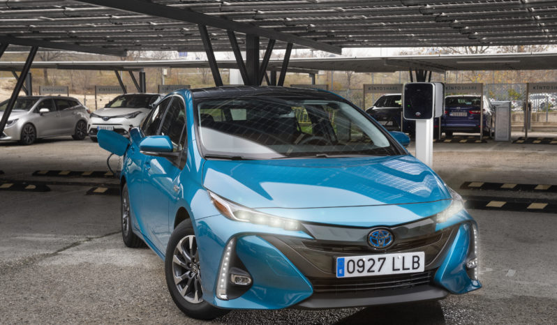 Toyota Prius Plug-in lleno