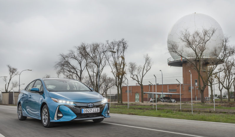 Toyota Prius Plug-in lleno
