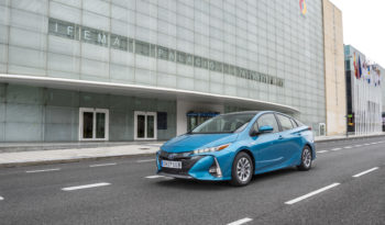 Toyota Prius Plug-in lleno