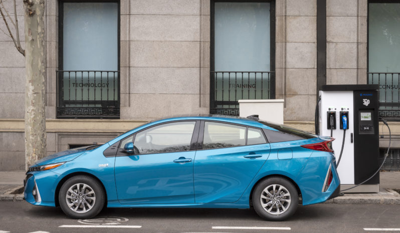 Toyota Prius Plug-in lleno