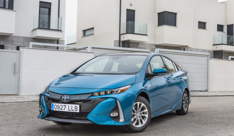 Toyota Prius Plug-in lleno