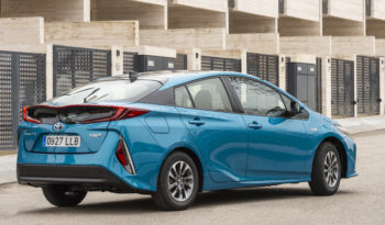 Toyota Prius Plug-in lleno