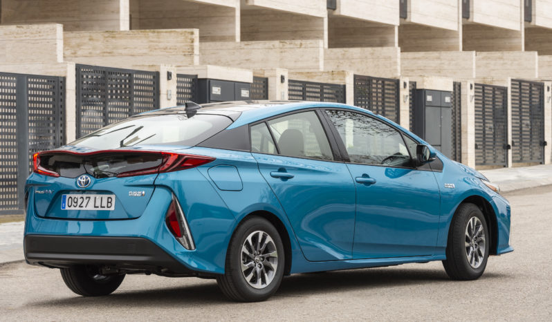 Toyota Prius Plug-in lleno