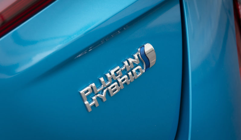 Toyota Prius Plug-in lleno