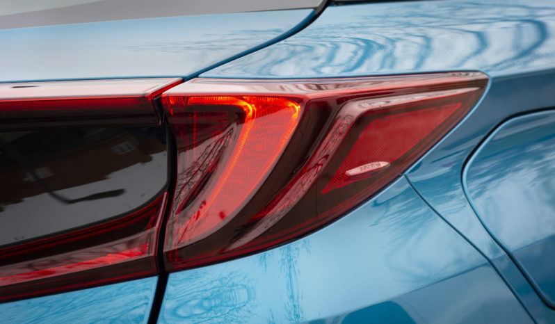 Toyota Prius Plug-in lleno