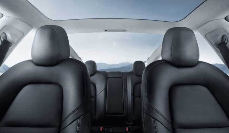 Tesla Model 3 lleno