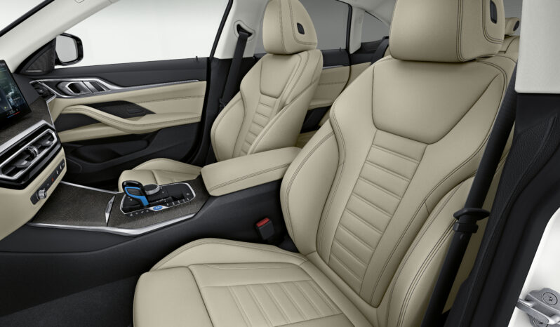 BMW i4 lleno