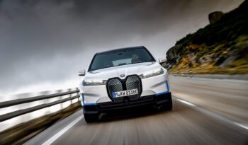BMW iX lleno