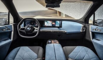 BMW iX lleno