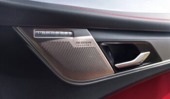 Jaguar F-Pace híbrido enchufable lleno