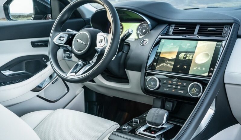 Jaguar E-Pace híbrido enchufable lleno