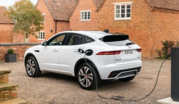 Jaguar E-Pace híbrido enchufable lleno